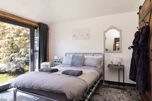 3 Schlafzimmer, Bügeleisen/Bügelbrett, Reisekinderbett, WLAN