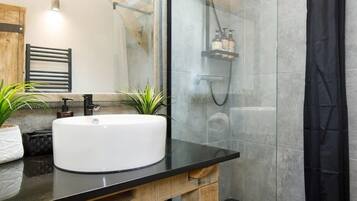 Shower, towels