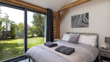 3 bedrooms, iron/ironing board, travel crib, WiFi