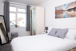 4 Schlafzimmer, Bügeleisen/Bügelbrett, WLAN, Bettwäsche