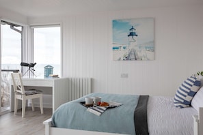 4 chambres, fer et planche à repasser, lit de bébé portatif, Wi-Fi