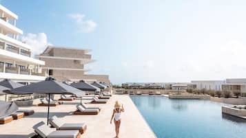 Indoor pool, 3 outdoor pools, pool umbrellas, sun loungers