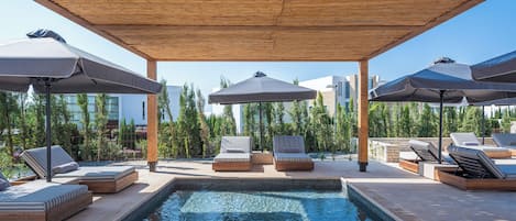 Indoor pool, 3 outdoor pools, pool umbrellas, sun loungers