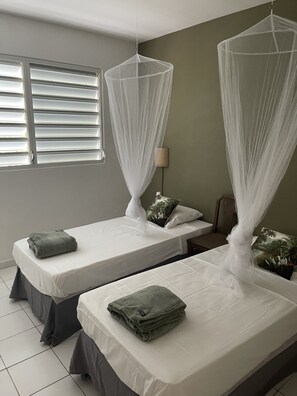 3 chambres, fer et planche à repasser, Wi-Fi gratuit, draps fournis