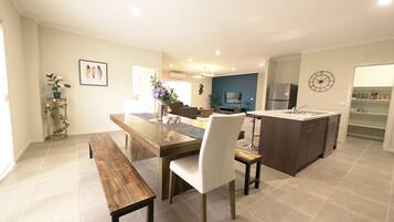 Maison Supérieure | Cuisine privée | Chaise haute