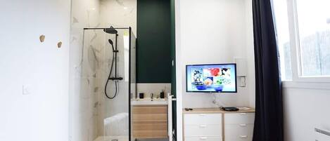 1 makuuhuone, silitysrauta/-lauta, ilmainen Wi-Fi, vuodevaatteet