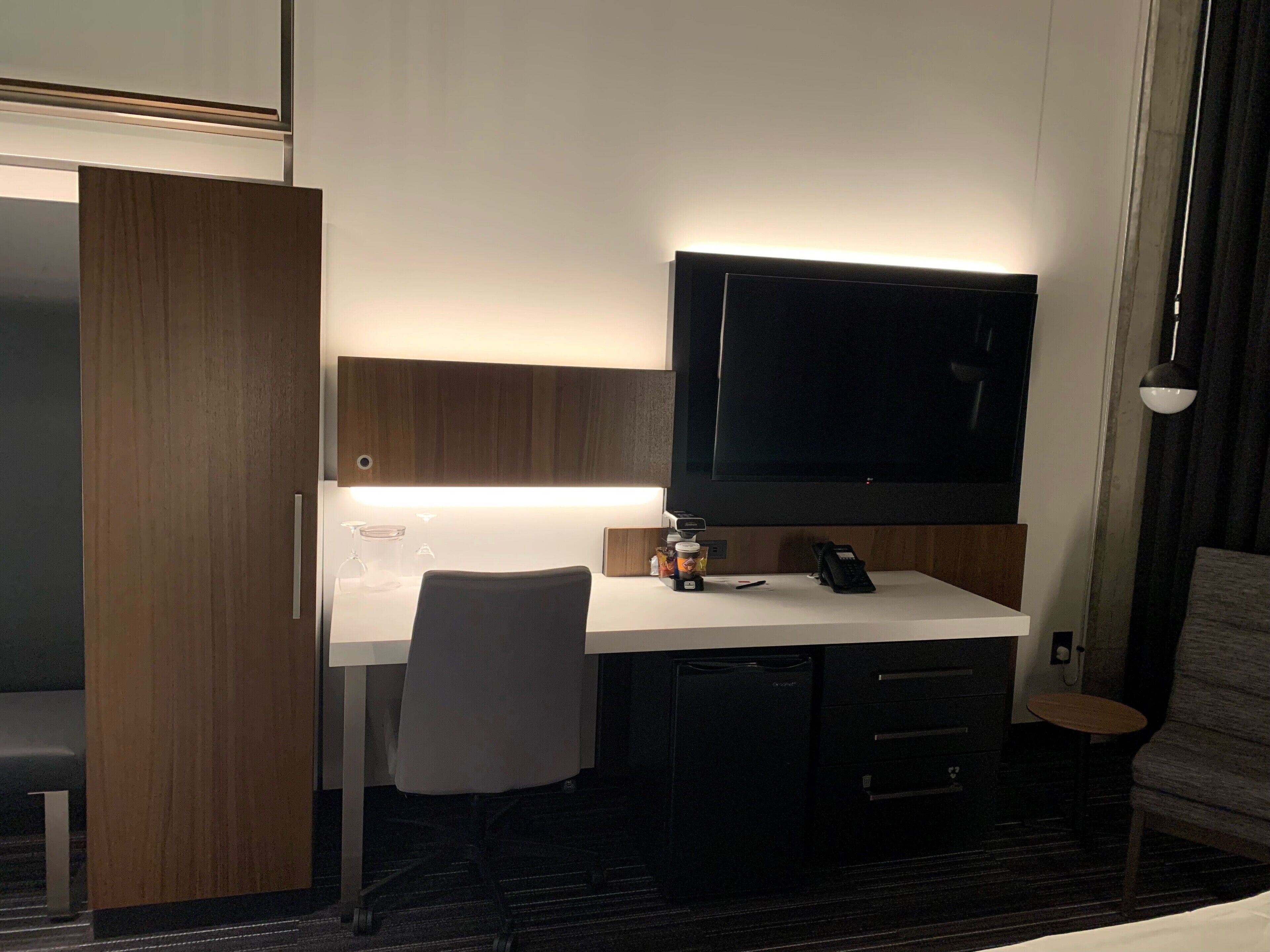 grand comfort king | desk, laptop workspace, blackout curtains, soundproofing