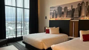 Grand Comfort 2 Queens | Desk, laptop workspace, blackout curtains, soundproofing