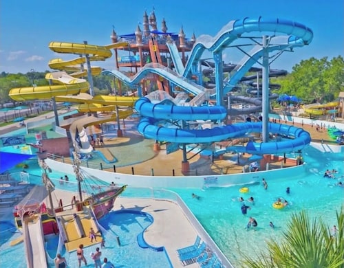 Ashley’s Boutique Inn - Austin Alternative Open!!!