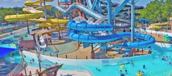 Ashley’s Boutique Inn - Austin Alternative Open!!!