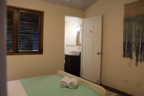 3 Schlafzimmer, Zimmersafe, Schreibtisch, Bügeleisen/Bügelbrett