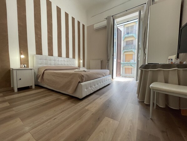 Habitación Confort doble | Ropa de cama de alta calidad y colchones con acolchado adicional