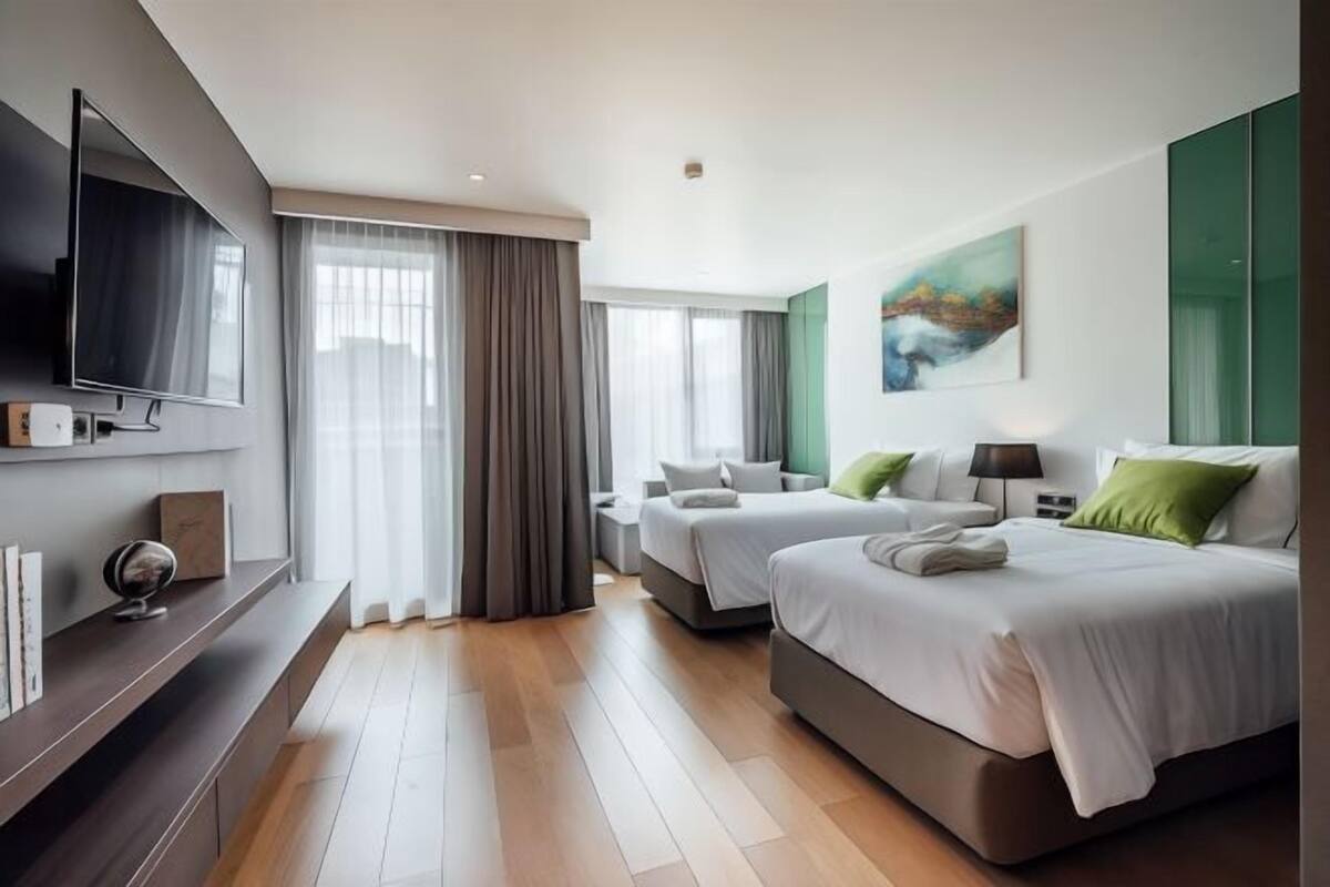 In-room safe, desk, soundproofing, free WiFi