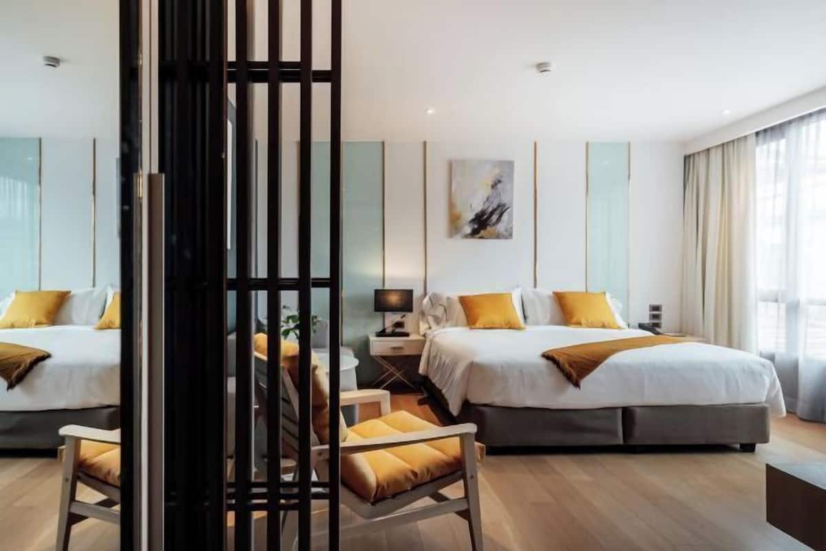 In-room safe, desk, soundproofing, free WiFi