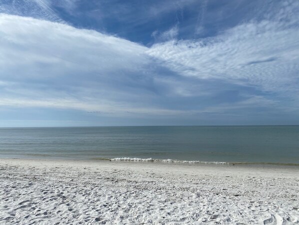Beach nearby, sun-loungers, beach towels