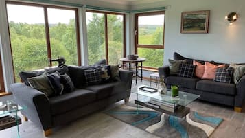 Apartment, Multiple Beds | Living room