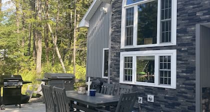 Maine Lakeside Retreat