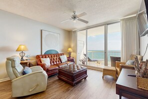 Una televisión, un reproductor de DVD