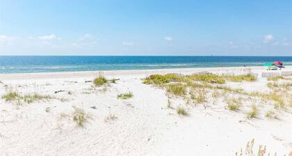 Picture-perfect beach house with amazing Gulf views, WiFi & AC