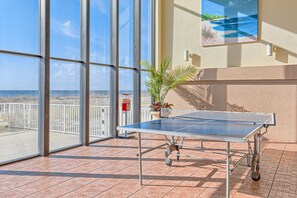 Game room - Fantastic Home Located in Beachfront Building w/Shared Pool & Hot Tub, WiFi, AC (Orange Beach)