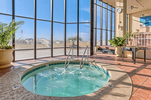 Twelfth-Floor Getaway w/Sweeping Gulf Views, Shared Pool/Hot Tub, Beach Access