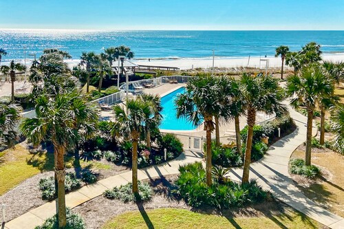 Sixth-floor condo with gorgeous Gulf Views, WiFi, pool, sauna & tennis