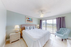 2 عدّة غرف نوم ومكواة/لوح كي وخدمة الإنترنت وملاءات أسرّة