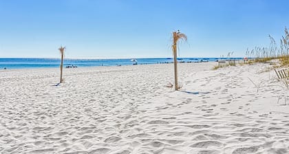 Wonderful Beachside Home w/Free WiFi, Central AC, Shared Pool, & Elevator