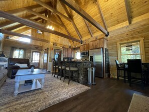 Interior - NEW Owl and Moon Romantic Cabin Majestic Views for Miles Fireplace and Hottub (Mentone)