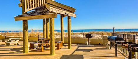 屋外ダイニングエリア