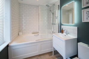 Hair dryer, towels - Jumble Cottage, luxury 4 Bed, Seaside Village home (Seaview)