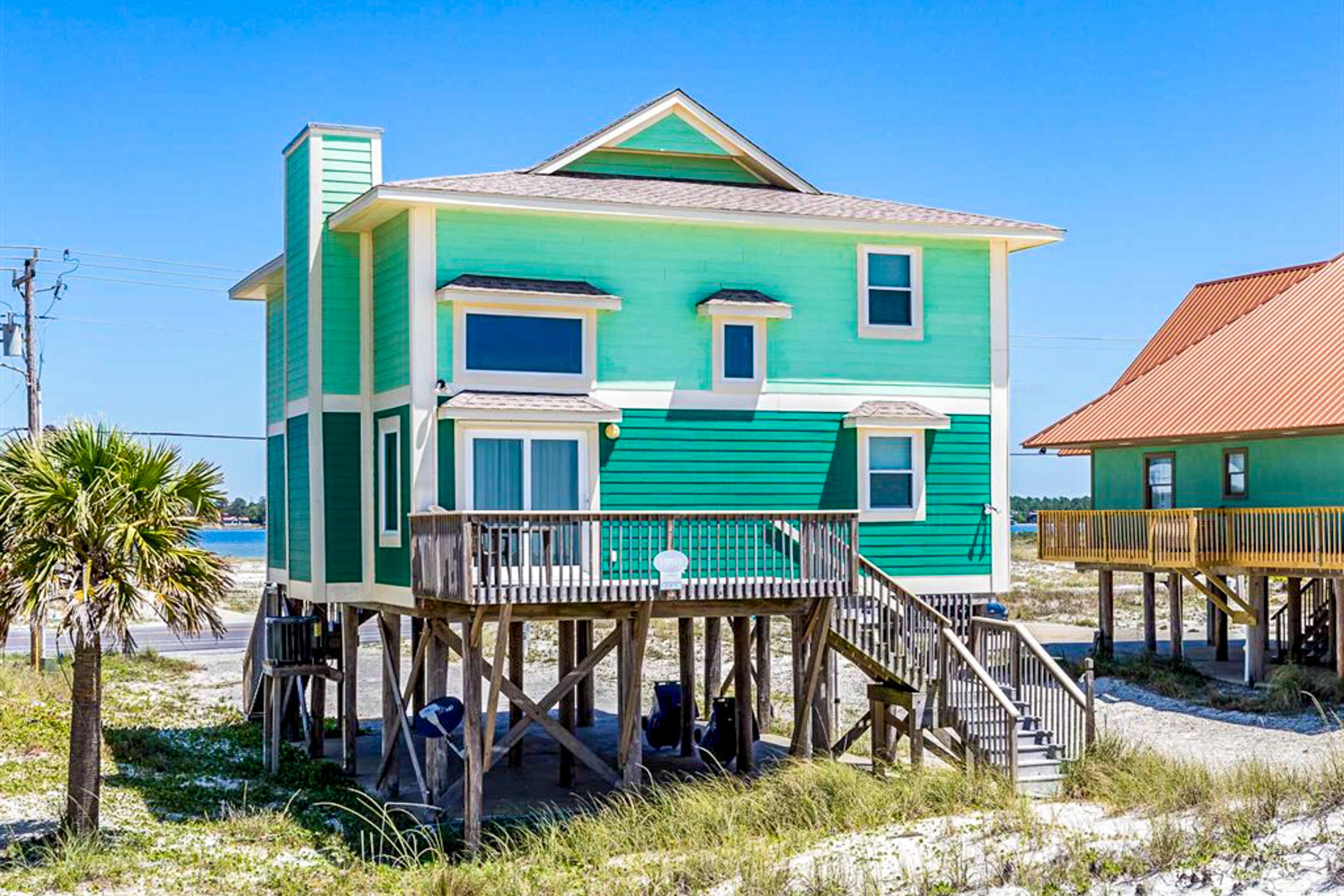 Beachfront Home on the Dunes, Gulf front with Deck, Central AC & Free WiFi