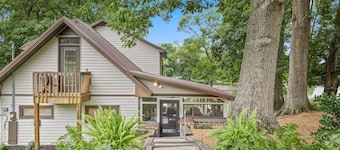 TOTAL RELAXATION at this lakefront cabin with private dock!