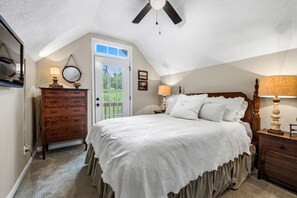 3 bedrooms, iron/ironing board, travel cot, free WiFi