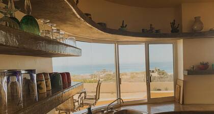 SURF the best breaks, beautiful home, walk to beach, exclusive in SJC