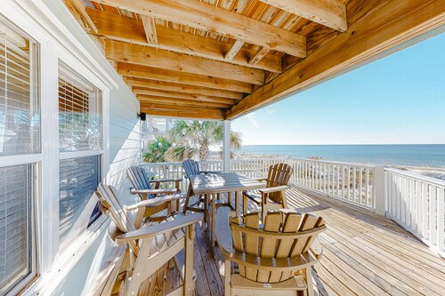 Beachfront home with gorgeous Gulf view, boardwalk, 3 decks & pool access