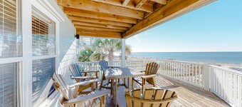 Beachfront home with gorgeous Gulf view, boardwalk, 3 decks & pool access