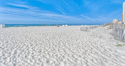 5th-Floor Beach View Condo w/Balcony, Shared Pool, Outdoor Shower, A/C, WiFi