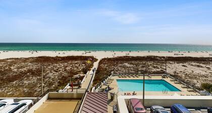 Gulf-Front Condo w/Shared Pool, Beach Access, Private Waterfront Balcony, & A/C