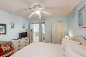 2 bedrooms, iron/ironing board, Internet, bed sheets