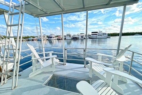 Aqua Lodge Houseboat "Tarpon"