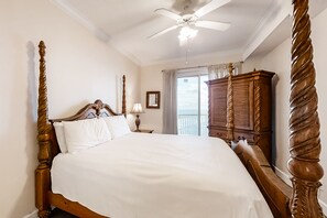 2 bedrooms, iron/ironing board, Internet, bed sheets