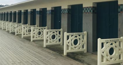 Cocoon Design - Comfortable and bright - Beachfront & Golden Triangle