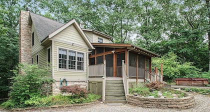 Private Forest Road to Upscale Lodge w/ Hot Tub, Sauna, Golf Cart, Bocci Court