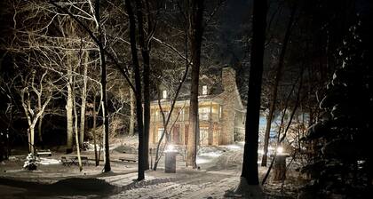 Private Forest Road to Upscale Lodge w/ Hot Tub, Sauna, Golf Cart, Bocci Court