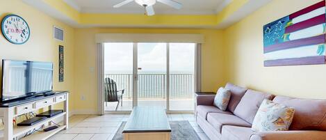 Télévision, baby-foot