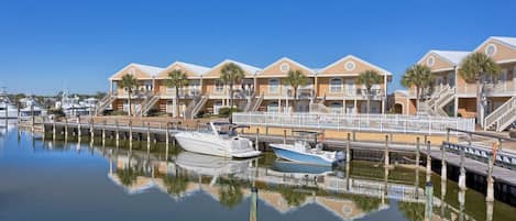Overlooking the calm water, this hotel features a central courtyard and balconies.