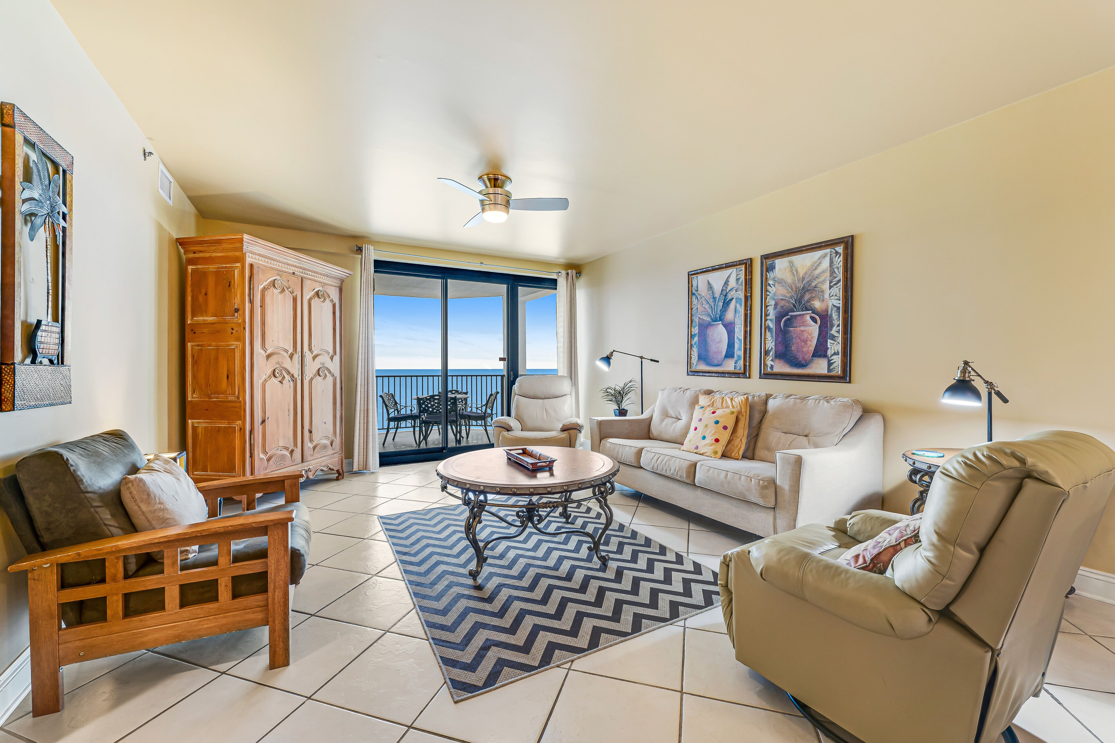 Gulf-front 6th-floor condo with balcony, pool, hot tub, & sauna - beach access