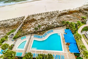 Una piscina cubierta