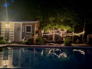 Alberca al aire libre y alberca climatizada